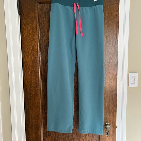 FIGS Women's Teal set - Picture 2 of 2